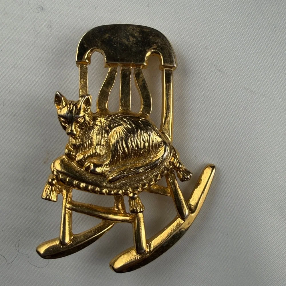 Vintage‎ cat on rocking chair GRA brooch pin gold tone